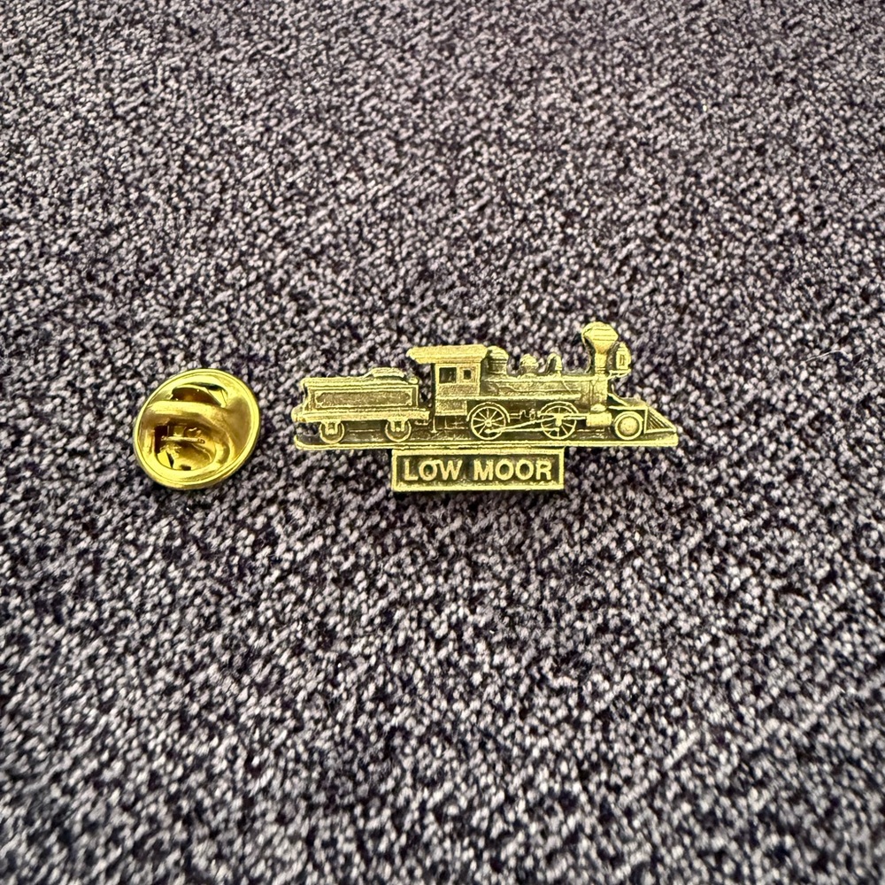 Gold Train Pin Badge